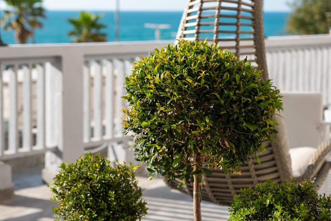 Hermitage Hotel Bat Yam Bagian luar foto