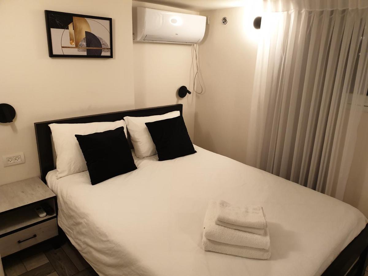 Hermitage Hotel Bat Yam Bagian luar foto