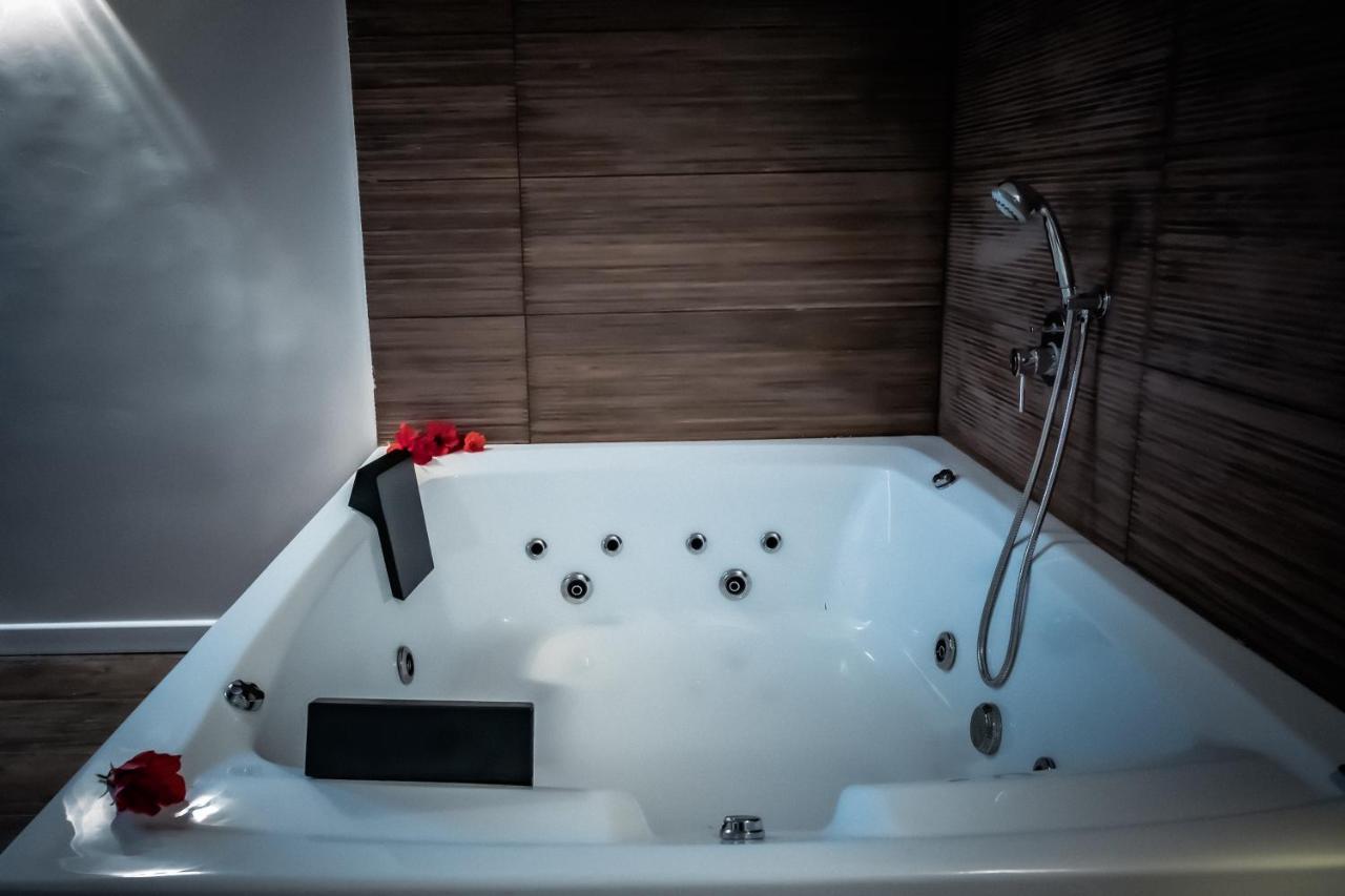 Hermitage Hotel Bat Yam Bagian luar foto